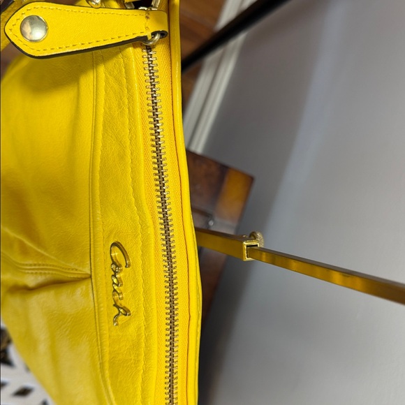 Coach Soft Pebble Golden Yellow Leather shoulder/Crossbo Gold hardware, hang tag - Picture 6 of 14